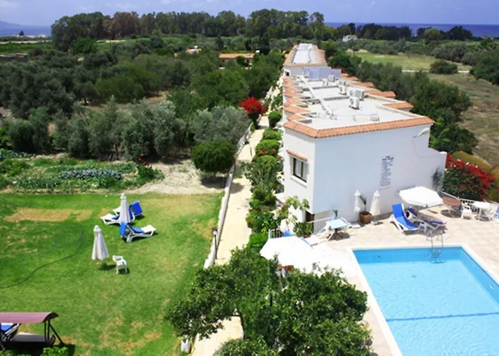 Aparthotel Bougainvillea 3*